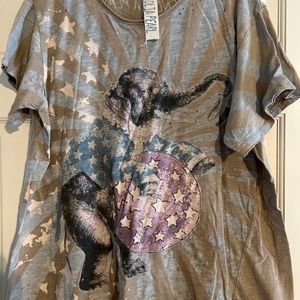 MAGNOLIA PEARL T-Shirt